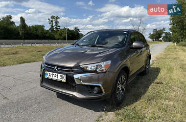 Внедорожник / Кроссовер Mitsubishi Outlander 2018 в 