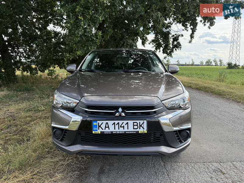 Внедорожник / Кроссовер Mitsubishi Outlander 2018 в Киеве