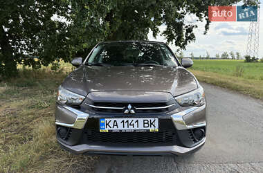 Внедорожник / Кроссовер Mitsubishi Outlander 2018 в 