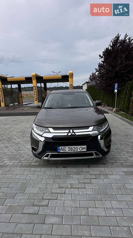 Внедорожник / Кроссовер Mitsubishi Outlander 2018 в Днепре