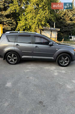 Внедорожник / Кроссовер Mitsubishi Outlander 2007 в 