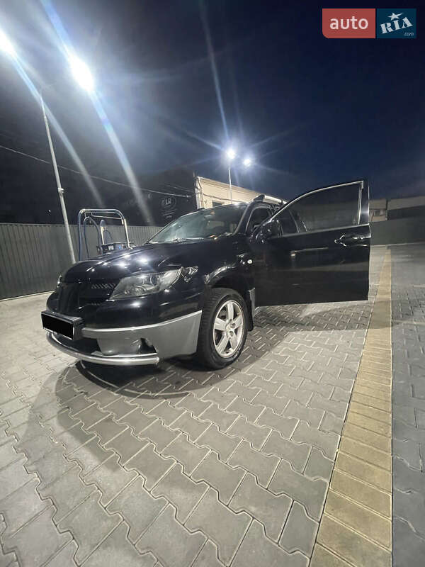Позашляховик / Кросовер Mitsubishi Outlander 2004 в Одесі