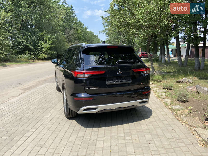 Позашляховик / Кросовер Mitsubishi Outlander 2022 в Умані