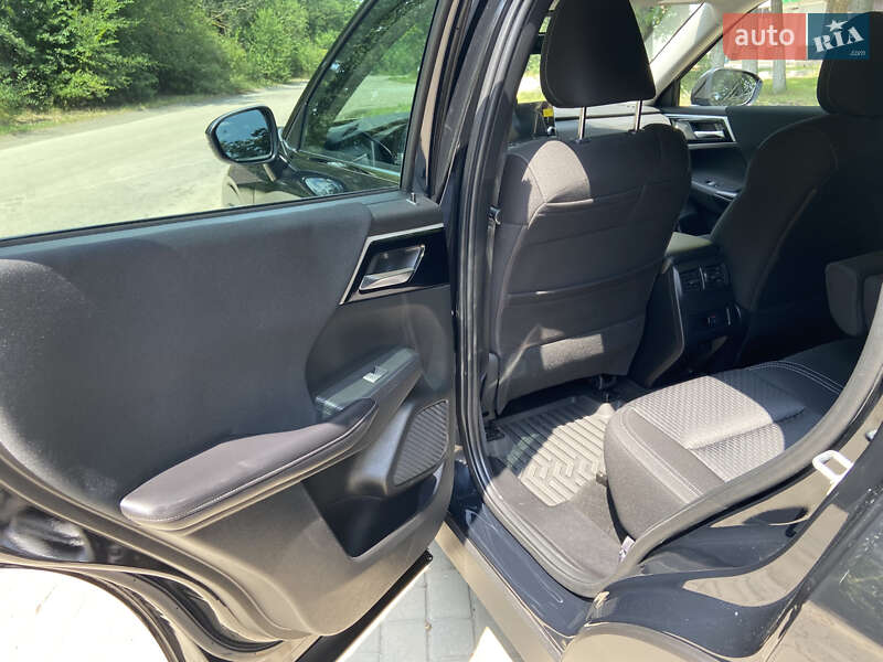 Позашляховик / Кросовер Mitsubishi Outlander 2022 в Умані