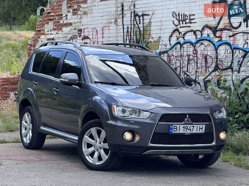 Внедорожник / Кроссовер Mitsubishi Outlander 2011 в Полтаве