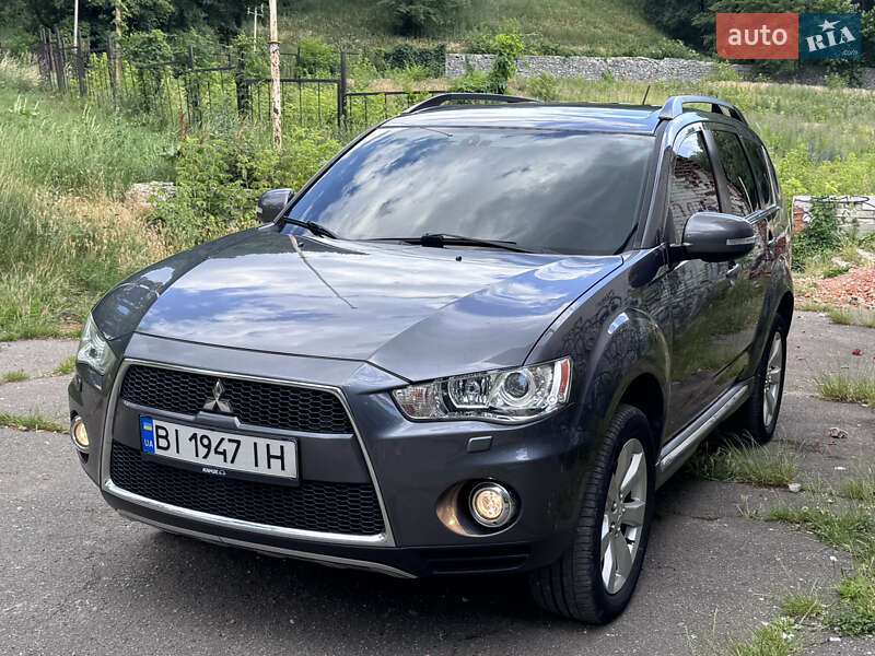 Внедорожник / Кроссовер Mitsubishi Outlander 2011 в Полтаве