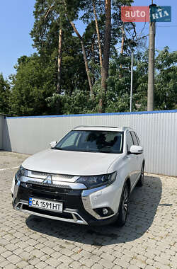 Внедорожник / Кроссовер Mitsubishi Outlander 2019 в Черкассах