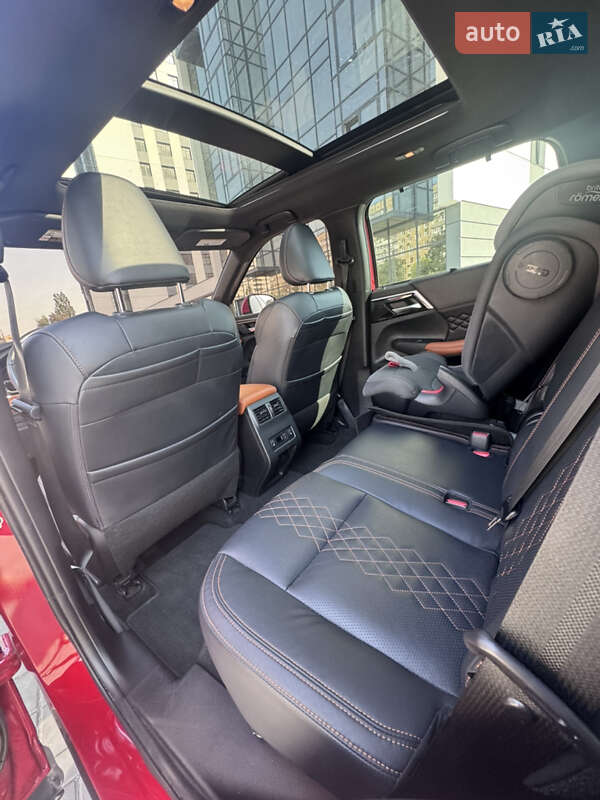 Позашляховик / Кросовер Mitsubishi Outlander 2022 в Івано-Франківську