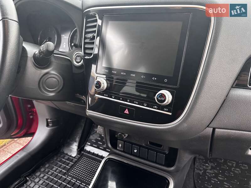 Позашляховик / Кросовер Mitsubishi Outlander 2022 в Вінниці