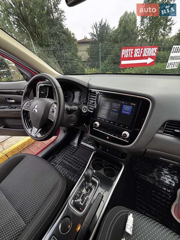 Позашляховик / Кросовер Mitsubishi Outlander 2022 в Вінниці