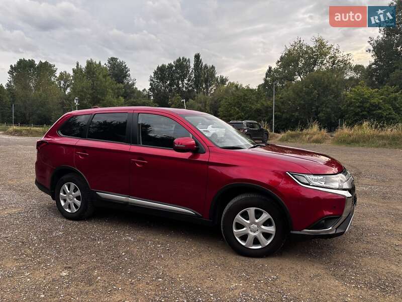 Позашляховик / Кросовер Mitsubishi Outlander 2022 в Вінниці