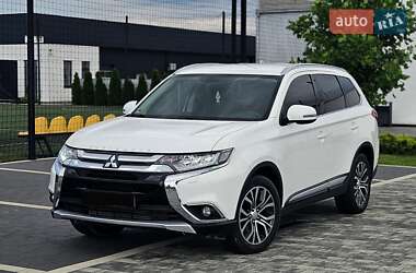 Внедорожник / Кроссовер Mitsubishi Outlander 2016 в Мукачево