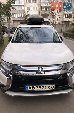 Внедорожник / Кроссовер Mitsubishi Outlander 2015 в Виннице