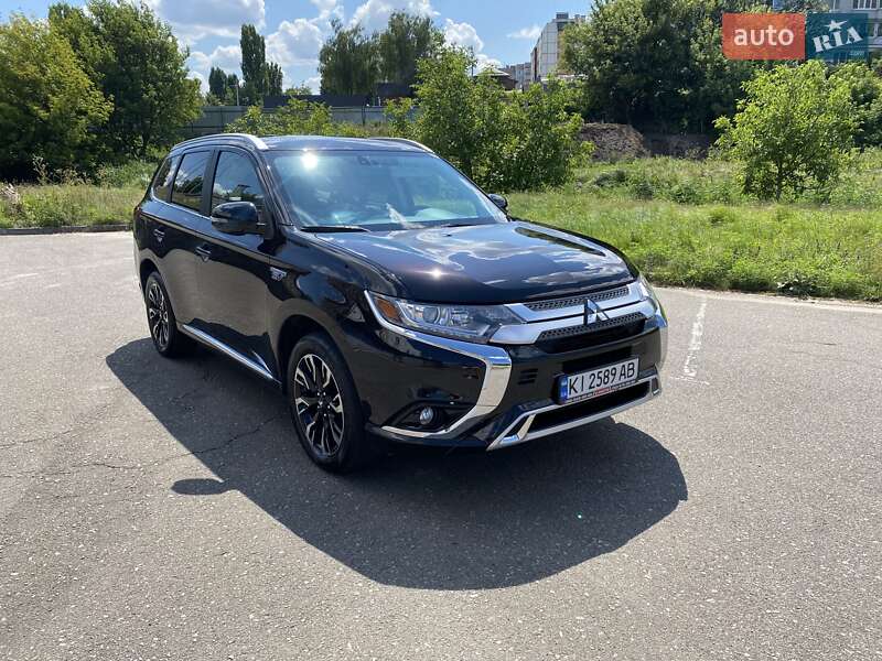 Позашляховик / Кросовер Mitsubishi Outlander 2018 в Білій Церкві