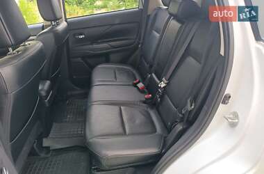 Позашляховик / Кросовер Mitsubishi Outlander 2014 в Чорткові