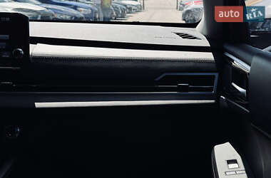 Внедорожник / Кроссовер Mitsubishi Outlander 2022 в 