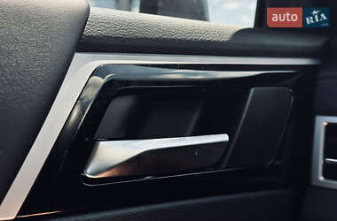 Внедорожник / Кроссовер Mitsubishi Outlander 2022 в 