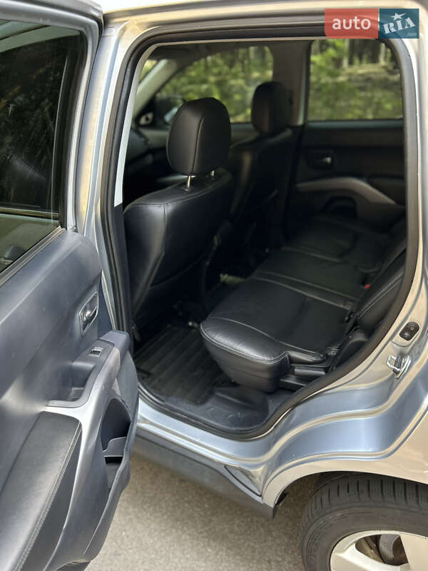 Внедорожник / Кроссовер Mitsubishi Outlander 2009 в Ахтырке