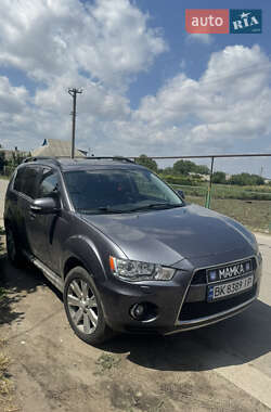 Внедорожник / Кроссовер Mitsubishi Outlander 2010 в Запорожье
