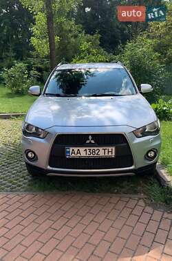 Внедорожник / Кроссовер Mitsubishi Outlander 2011 в Киеве