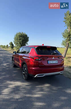 Внедорожник / Кроссовер Mitsubishi Outlander 2023 в 