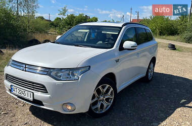 Позашляховик / Кросовер Mitsubishi Outlander 2014 в Івано-Франківську