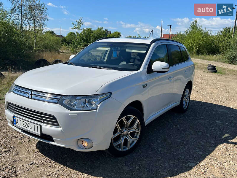 Mitsubishi Outlander 2014