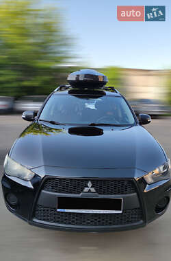 Внедорожник / Кроссовер Mitsubishi Outlander 2010 в 