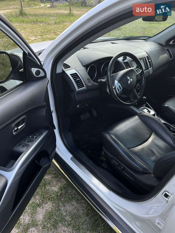 Позашляховик / Кросовер Mitsubishi Outlander 2011 в Василькові