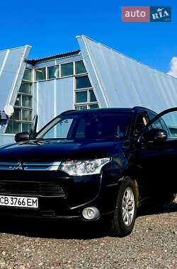 Внедорожник / Кроссовер Mitsubishi Outlander 2012 в Ирпене