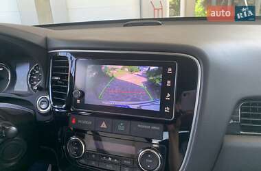 Внедорожник / Кроссовер Mitsubishi Outlander 2018 в 