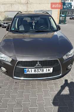 Внедорожник / Кроссовер Mitsubishi Outlander 2012 в Киеве