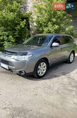 Позашляховик / Кросовер Mitsubishi Outlander 2014 в Вінниці
