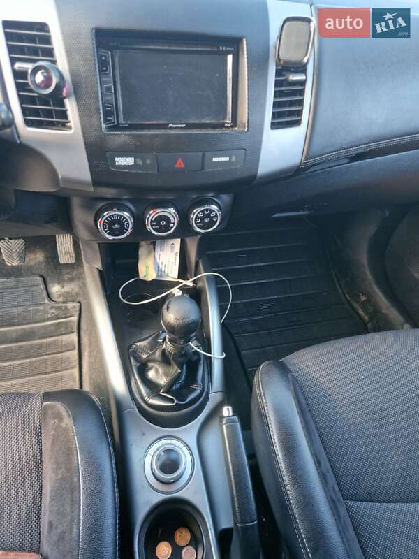 Внедорожник / Кроссовер Mitsubishi Outlander 2009 в Тернополе