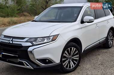 Позашляховик / Кросовер Mitsubishi Outlander 2019 в Запоріжжі