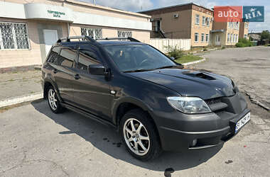 Внедорожник / Кроссовер Mitsubishi Outlander 2005 в 