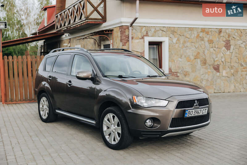 Mitsubishi Outlander 2011