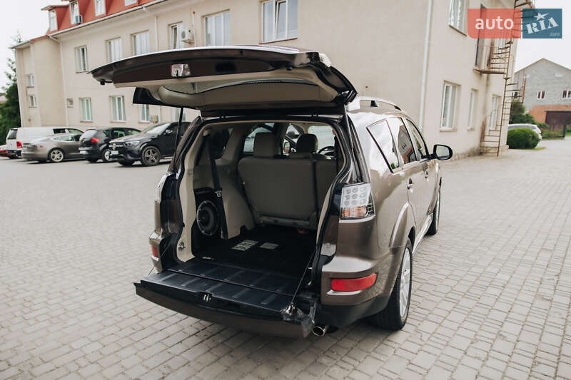 Позашляховик / Кросовер Mitsubishi Outlander 2011 в Бучачі фото 7 Позашляховик / Кросовер Mitsubishi Outlander 2011 в Бучачі