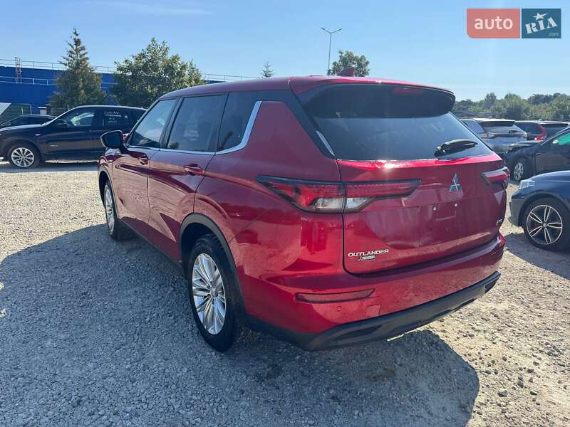 Внедорожник / Кроссовер Mitsubishi Outlander 2022 в Львове