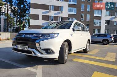 Внедорожник / Кроссовер Mitsubishi Outlander 2019 в 