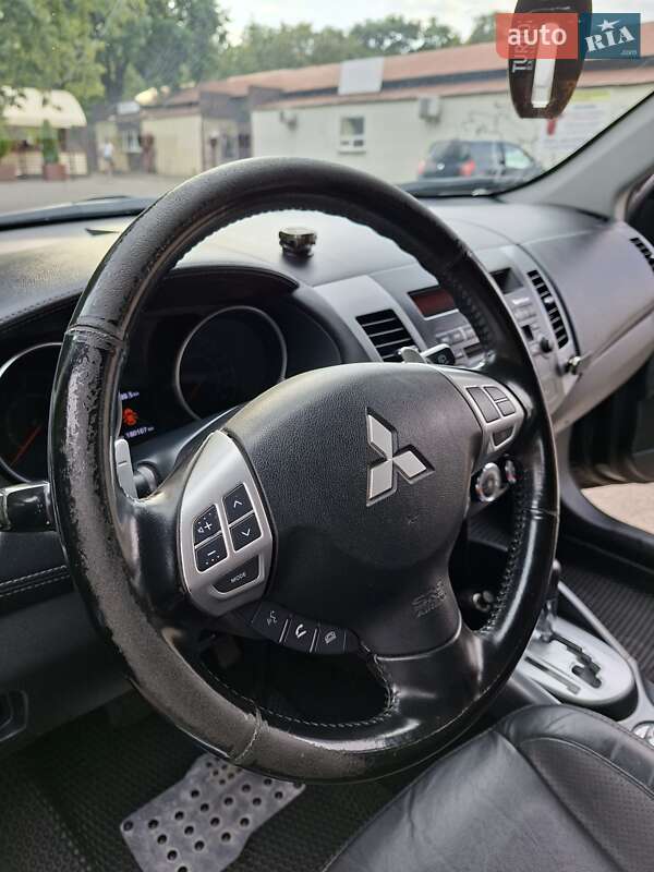 Позашляховик / Кросовер Mitsubishi Outlander 2010 в Чернігові