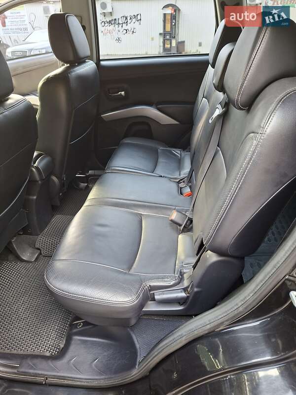 Позашляховик / Кросовер Mitsubishi Outlander 2010 в Чернігові
