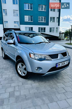 Внедорожник / Кроссовер Mitsubishi Outlander 2006 в Вараше