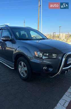 Внедорожник / Кроссовер Mitsubishi Outlander 2010 в Измаиле