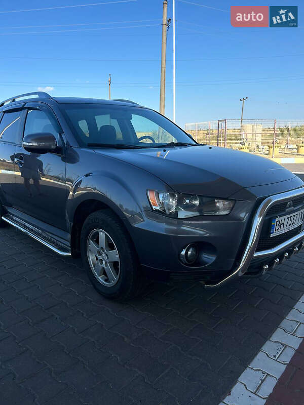 Внедорожник / Кроссовер Mitsubishi Outlander 2010 в Измаиле