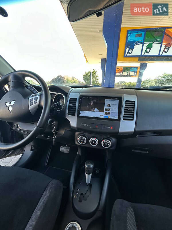 Внедорожник / Кроссовер Mitsubishi Outlander 2010 в Измаиле