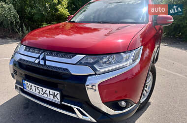 Позашляховик / Кросовер Mitsubishi Outlander 2018 в Києві
