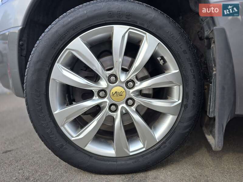 Позашляховик / Кросовер Mitsubishi Outlander 2008 в Києві