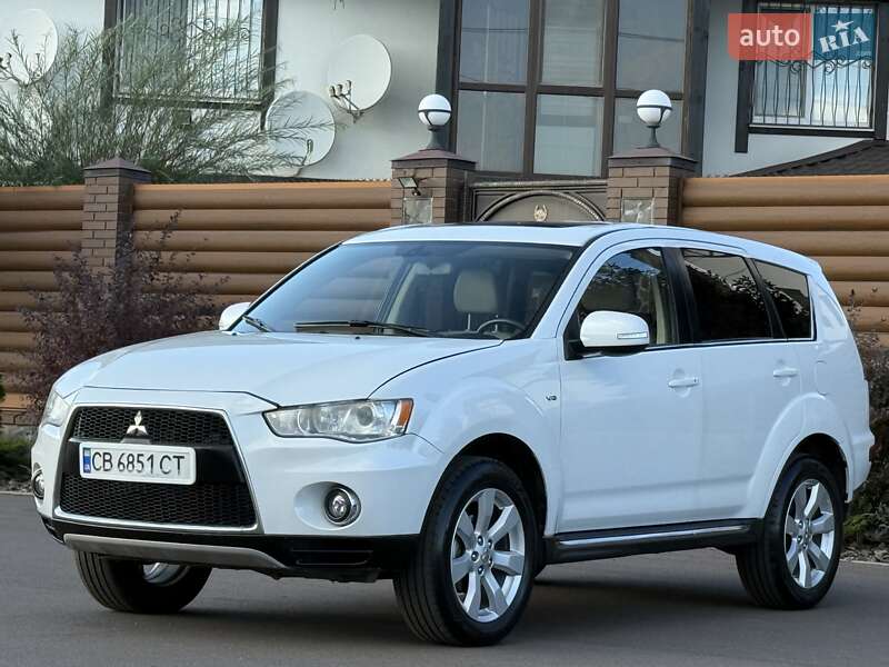 Внедорожник / Кроссовер Mitsubishi Outlander 2011 в Киеве