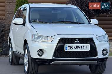 Внедорожник / Кроссовер Mitsubishi Outlander 2011 в 